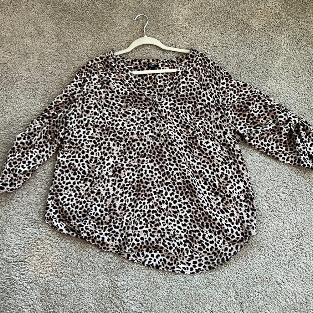 NEW TORRID SIZE 2 PLUS-SIZE Leopard print blouse
